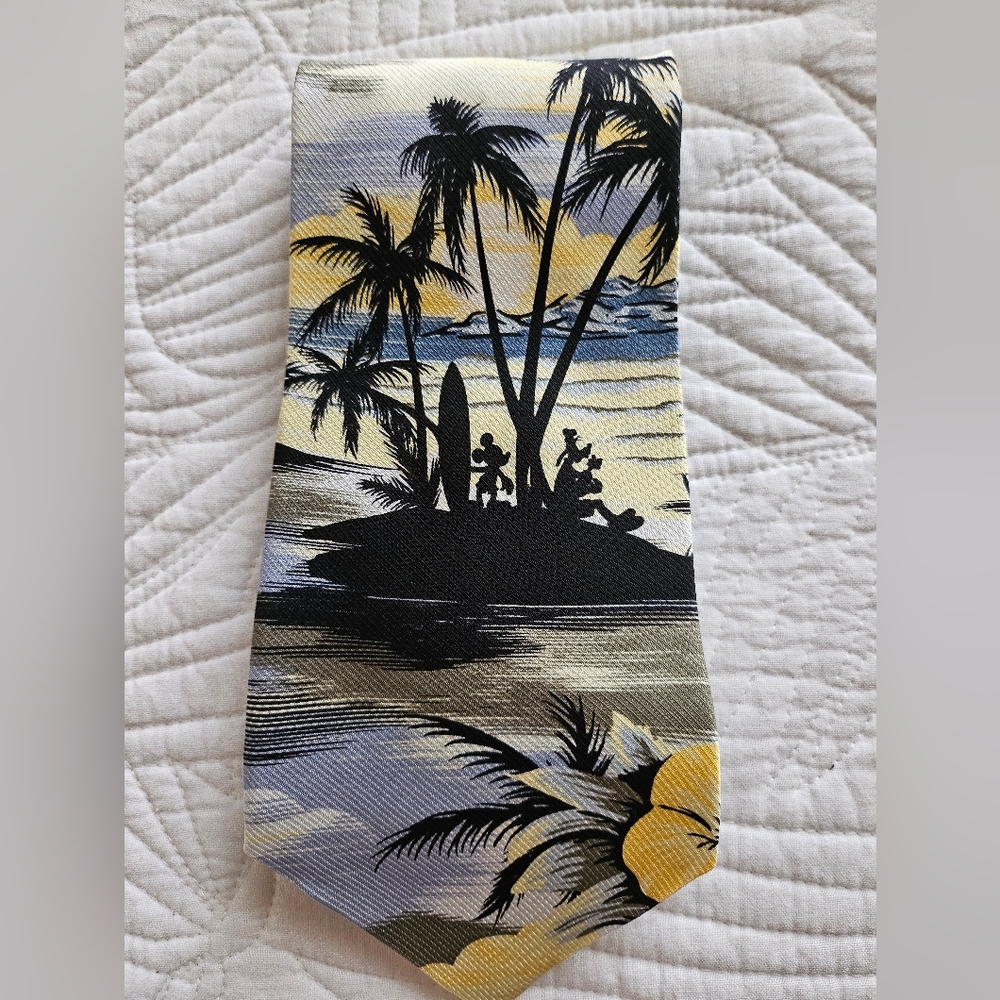 Disney Hawaiian Tie 100% Silk